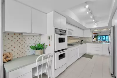 5635 Gulf Of Mexico Drive #202, Longboat Key, FL 34228 - Photo 18