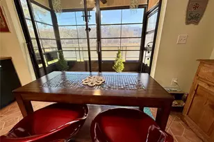 6070 80th St N, Saint Petersburg, FL 33709 - Photo 2