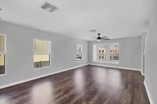 8717 Spruce Hills Ct, Lakewood Ranch, FL 34202 - Photo 4