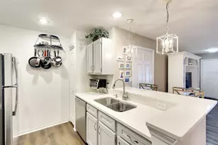 8917 Manor Loop, Lakewood Ranch, FL 34202 - Photo 10