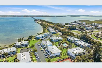 600 Manatee Avenue #116, Holmes Beach, FL 34217 - Photo 2