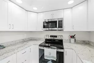 600 Manatee Ave, Holmes Beach, FL 34217 - Photo 8