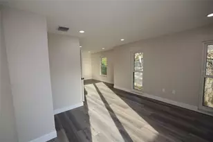 5667 Creekwood Dr, Sarasota, FL 34233 - Photo 42