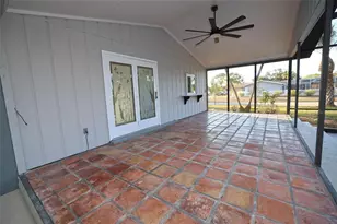 5667 Creekwood Dr, Sarasota, FL 34233 - Photo 56