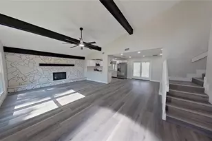 5667 Creekwood Dr, Sarasota, FL 34233 - Photo 10