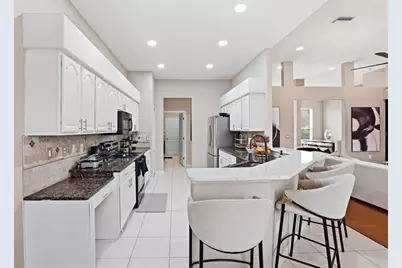 7215 Coachlight Street, Sarasota, FL 34243 - Photo 46