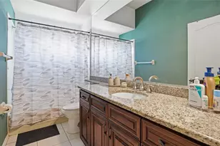 7215 Coachlight St, Sarasota, FL 34243 - Photo 32