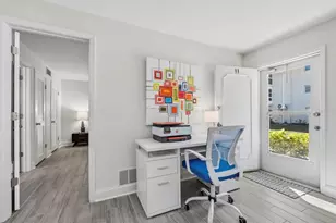 3751 S School Ave, Sarasota, FL 34239 - Photo 8