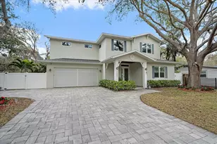 2207 Wisteria St, Sarasota, FL 34239 - Photo 2