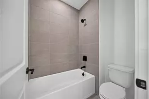 659 Maldives Trl, Sarasota, FL 34234 - Photo 44