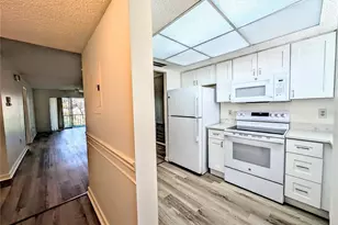 3628 Lake Bayshore Dr, Bradenton, FL 34205 - Photo 2