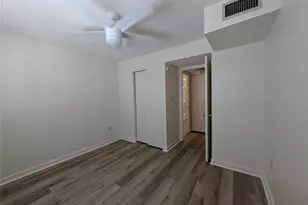 3628 Lake Bayshore Dr, Bradenton, FL 34205 - Photo 8