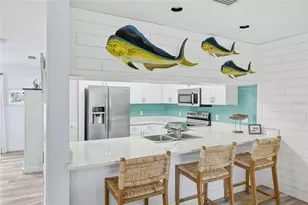 6250 Holmes Blvd, Holmes Beach, FL 34217 - Photo 12