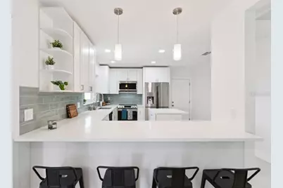 2335 Tropical Shores Drive SE, Saint Petersburg, FL 33705 - Photo 10