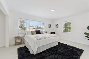 2335 Tropical Shores Dr SE, Saint Petersburg, FL 33705 - Photo 12