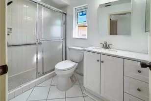 1355 Kirkwood Ln, Sarasota, FL 34232 - Photo 12