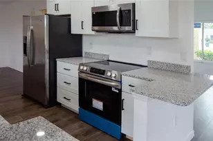 1355 Kirkwood Ln, Sarasota, FL 34232 - Photo 4