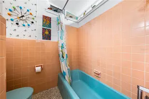 2225 Valencia Dr, Sarasota, FL 34239 - Photo 20