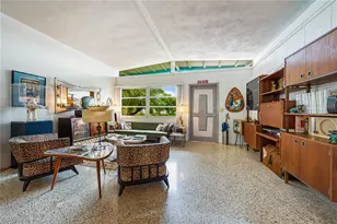 2225 Valencia Dr, Sarasota, FL 34239 - Photo 4