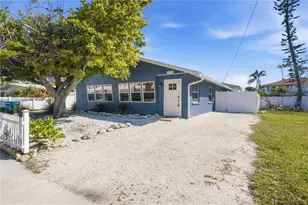 205 Haverkos Ct, Holmes Beach, FL 34217 - Photo 40