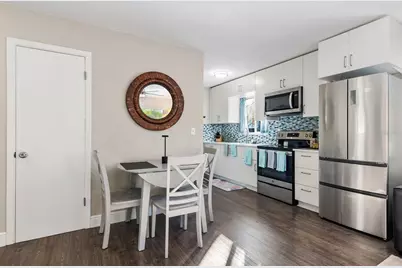 1704 Wisconsin Lane, Sarasota, FL 34239 - Photo 8