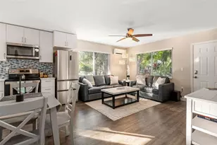 1704 Wisconsin Ln, Sarasota, FL 34239 - Photo 12