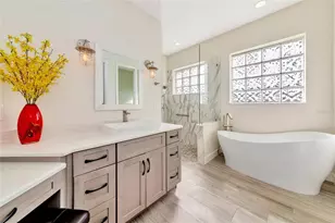 4990 Gardiners Bay Cir, Sarasota, FL 34238 - Photo 10