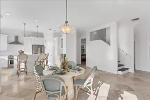 634 Key Royale Dr, Holmes Beach, FL 34217 - Photo 6