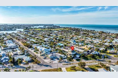 634 Key Royale Drive, Holmes Beach, FL 34217 - Photo 2