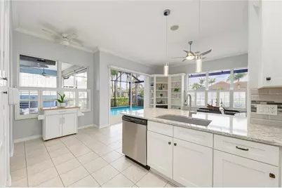 4735 Spinnaker Drive, Bradenton, FL 34208 - Photo 8