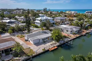 535 De Narvaez Dr, Longboat Key, FL 34228 - Photo 2