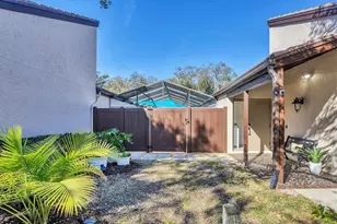 3919 Glen Oaks Manor Dr, Sarasota, FL 34232 - Photo 8