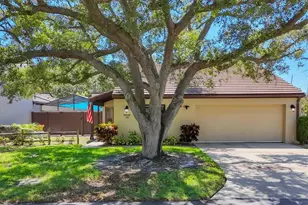 3919 Glen Oaks Manor Dr, Sarasota, FL 34232 - Photo 6