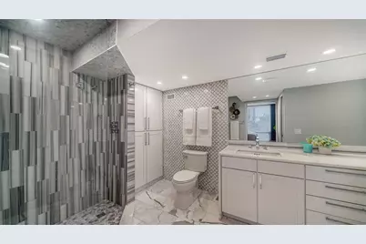 1111 N Gulfstream Avenue #4E, Sarasota, FL 34236 - Photo 14