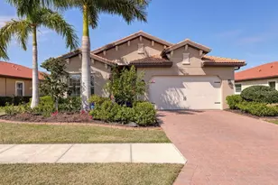 256 Maraviya Blvd, Nokomis, FL 34275 - Photo 2