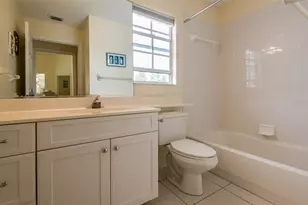 815 Montrose Dr, Venice, FL 34293 - Photo 18