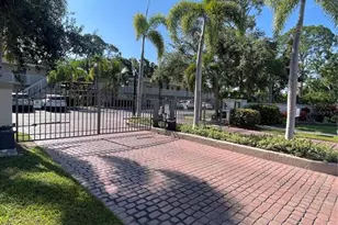 918 La Costa Cir, Sarasota, FL 34237 - Photo 20