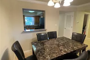 918 La Costa Cir, Sarasota, FL 34237 - Photo 4