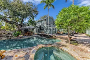 1611 Hyde Park St, Sarasota, FL 34239 - Photo 32