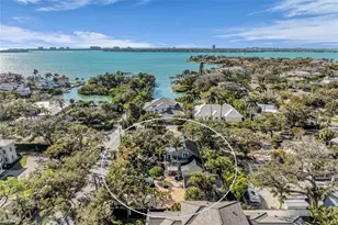 1611 Hyde Park St, Sarasota, FL 34239 - Photo 4