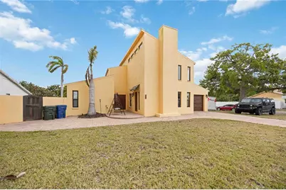 6515 Mauna Loa Boulevard, Sarasota, FL 34241 - Photo 2