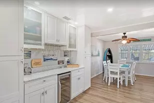 1019 Beach Manor Center, Venice, FL 34285 - Photo 4