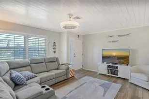 1019 Beach Manor Center, Venice, FL 34285 - Photo 2