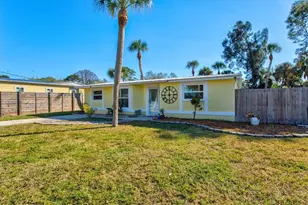 612 Frances St, Nokomis, FL 34275 - Photo 2