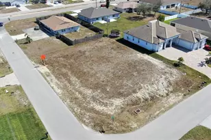 1117 NE 7th Pl, Cape Coral, FL 33909 - Photo 2