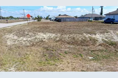 1117 NE 7th Place, Cape Coral, FL 33909 - Photo 8