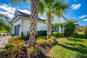 2726 Sapphire Blue Ln, Bradenton, FL 34211 - Photo 2