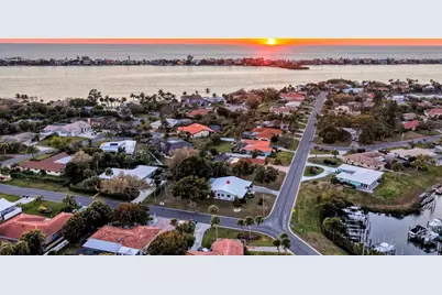 401 Picasso Drive, Nokomis, FL 34275 - Photo 2