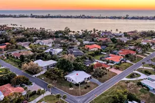 401 Picasso Dr, Nokomis, FL 34275 - Photo 1