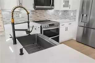 4608 Vintage Dr, Sarasota, FL 34243 - Photo 12